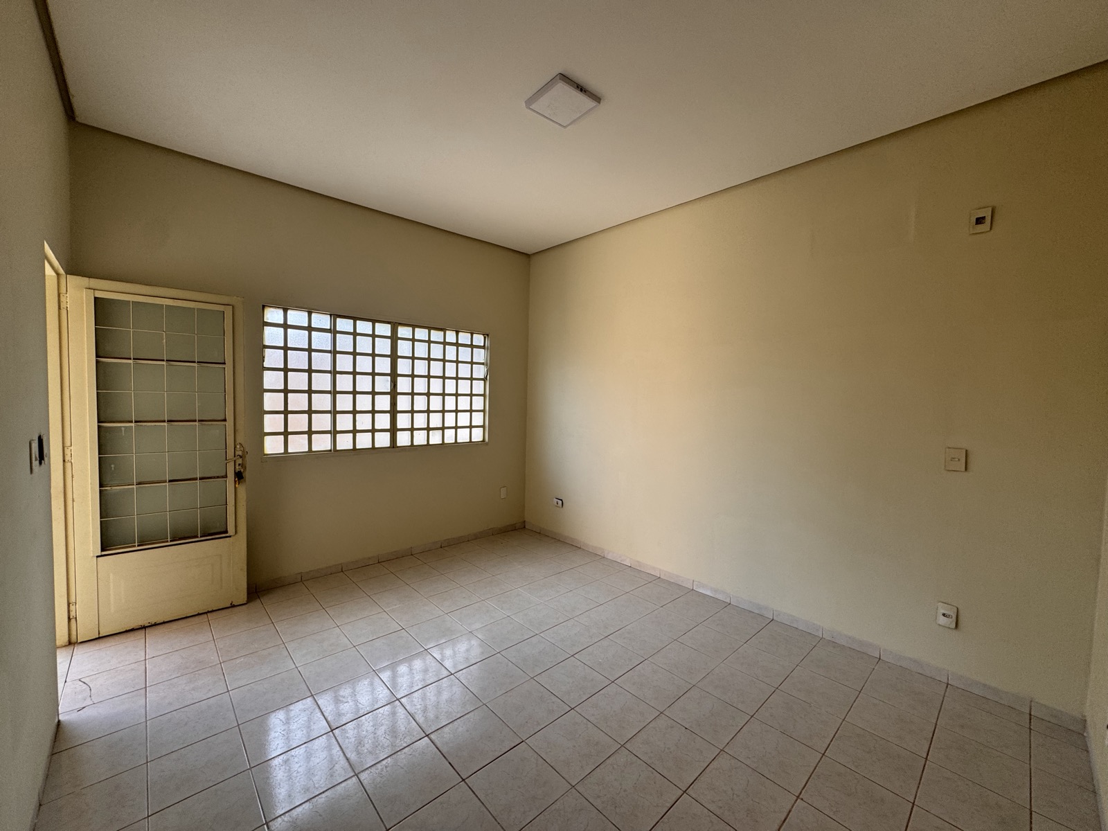 Casa de 2 quartos com quintal grande para alugar na 606 Sul — foto 5
