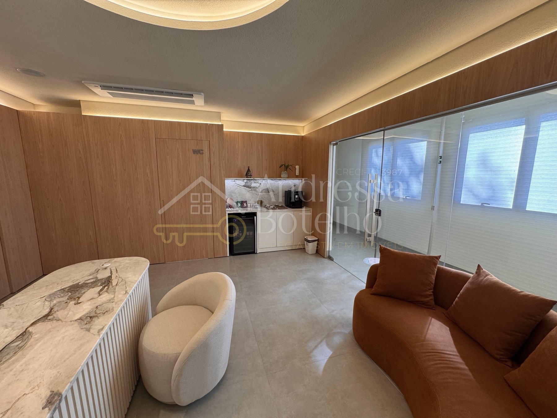 Sala em clínica médica na 204 Sul, com secretária e estrutura inclusas — foto 5