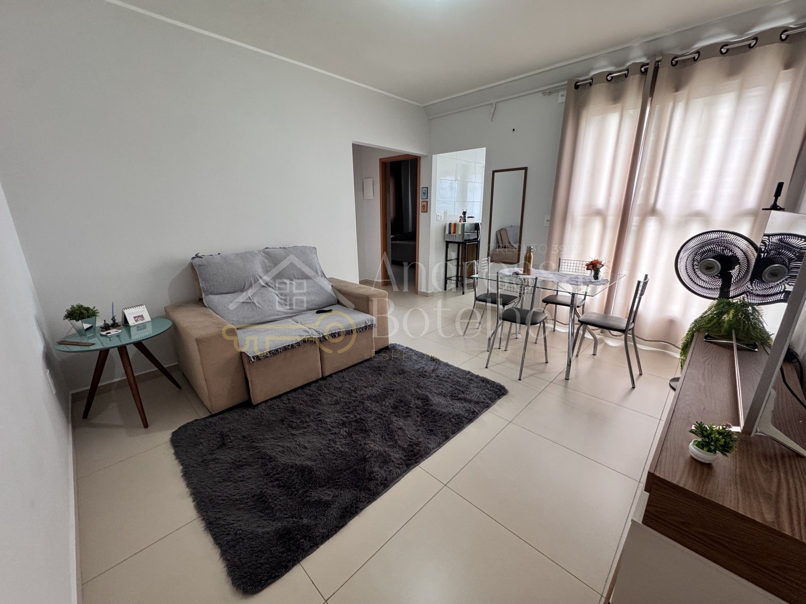 Apartamento mobiliado de 2 quartos com vista do lago na 309 Norte